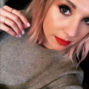 Meet your Posher, Kayla